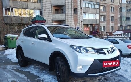 Toyota RAV4, 2014 год, 2 320 000 рублей, 4 фотография