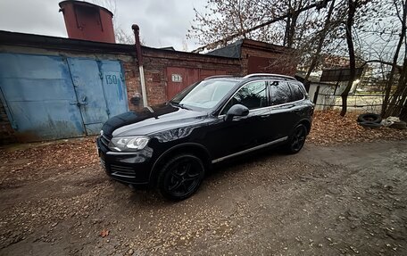 Volkswagen Touareg III, 2011 год, 2 050 000 рублей, 3 фотография