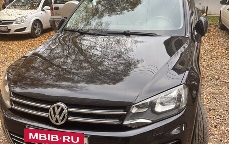 Volkswagen Touareg III, 2011 год, 2 050 000 рублей, 2 фотография