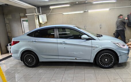 Hyundai Solaris II рестайлинг, 2013 год, 650 000 рублей, 4 фотография