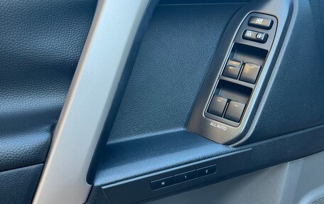 Toyota Land Cruiser Prado 150 рестайлинг 2, 2012 год, 3 750 000 рублей, 20 фотография