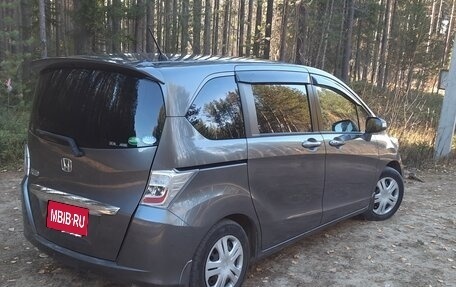 Honda Freed I, 2012 год, 1 050 000 рублей, 4 фотография
