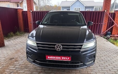 Volkswagen Tiguan II, 2018 год, 2 205 000 рублей, 1 фотография