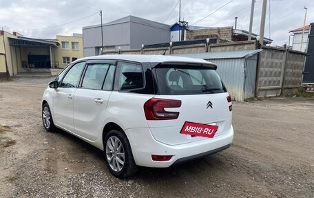 Citroen C4 Picasso II рестайлинг, 2017 год, 990 000 рублей, 2 фотография