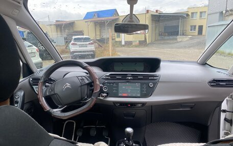 Citroen C4 Picasso II рестайлинг, 2017 год, 990 000 рублей, 9 фотография