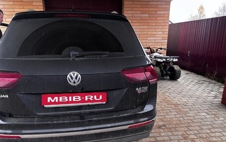 Volkswagen Tiguan II, 2018 год, 2 205 000 рублей, 2 фотография