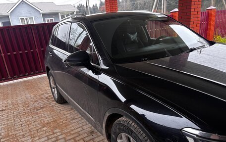 Volkswagen Tiguan II, 2018 год, 2 205 000 рублей, 3 фотография