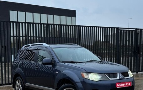 Mitsubishi Outlander III рестайлинг 3, 2007 год, 865 000 рублей, 1 фотография