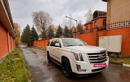 Cadillac Escalade IV, 2018 год, 5 750 000 рублей, 2 фотография