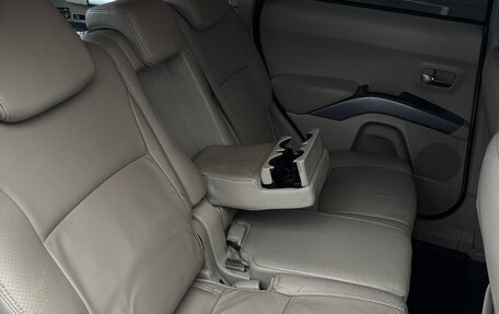 Mitsubishi Outlander III рестайлинг 3, 2007 год, 865 000 рублей, 11 фотография