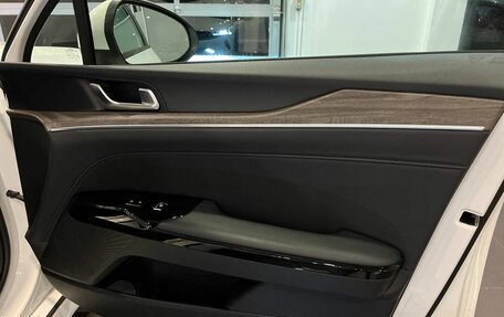 KIA K5, 2021 год, 2 440 000 рублей, 27 фотография