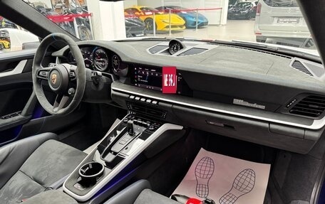 Porsche 911, 2024 год, 49 000 000 рублей, 24 фотография