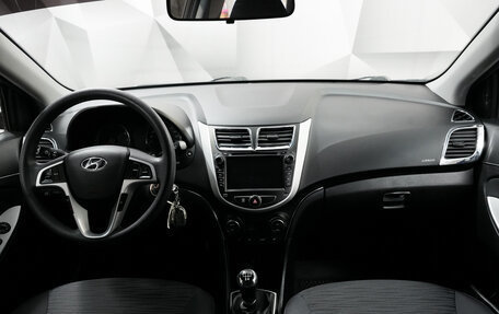 Hyundai Solaris II рестайлинг, 2016 год, 960 000 рублей, 11 фотография