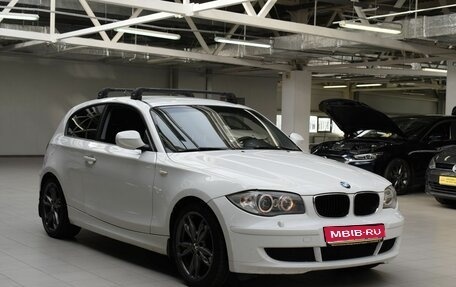 BMW 1 серия, 2010 год, 800 000 рублей, 1 фотография