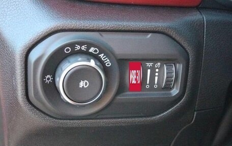 Jeep Wrangler, 2021 год, 4 700 000 рублей, 20 фотография