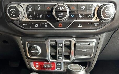 Jeep Wrangler, 2022 год, 5 750 000 рублей, 26 фотография