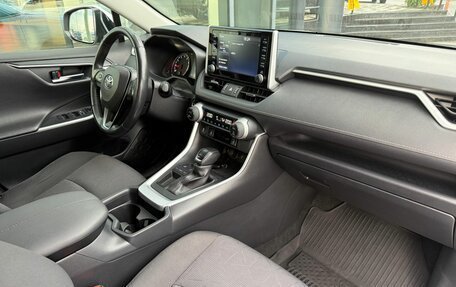 Toyota RAV4, 2021 год, 2 929 000 рублей, 10 фотография