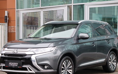 Mitsubishi Outlander III рестайлинг 3, 2021 год, 2 199 000 рублей, 1 фотография