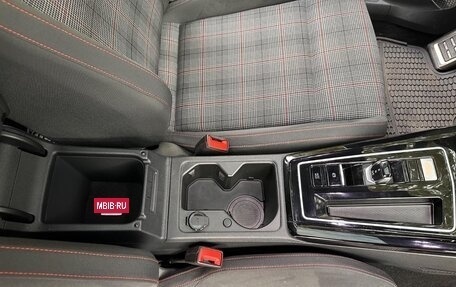 Volkswagen Golf VIII, 2021 год, 1 750 011 рублей, 19 фотография