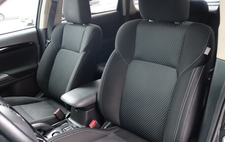 Mitsubishi Outlander III рестайлинг 3, 2021 год, 2 199 000 рублей, 20 фотография