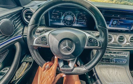 Mercedes-Benz E-Класс, 2017 год, 3 200 000 рублей, 5 фотография