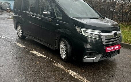 Honda Stepwgn IV, 2018 год, 2 600 000 рублей, 2 фотография