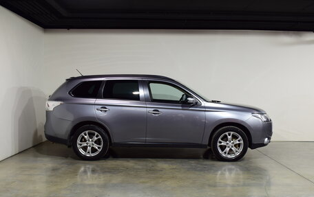 Mitsubishi Outlander III рестайлинг 3, 2012 год, 1 367 000 рублей, 6 фотография