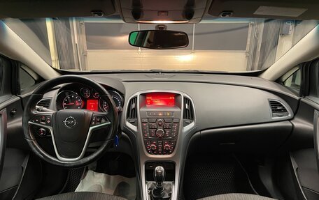 Opel Astra J, 2014 год, 870 000 рублей, 11 фотография
