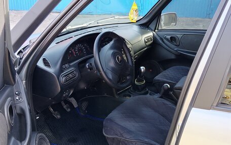 Chevrolet Niva I рестайлинг, 2017 год, 810 000 рублей, 5 фотография