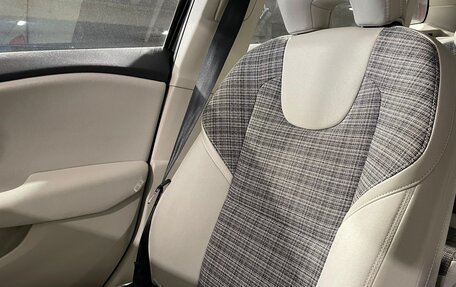 Volvo V40 Cross Country I, 2017 год, 1 963 000 рублей, 15 фотография