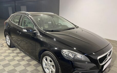 Volvo V40 Cross Country I, 2017 год, 1 963 000 рублей, 10 фотография