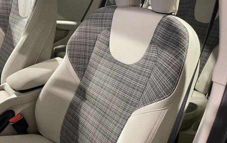 Volvo V40 Cross Country I, 2017 год, 1 963 000 рублей, 13 фотография