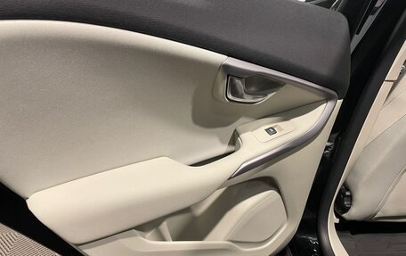 Volvo V40 Cross Country I, 2017 год, 1 963 000 рублей, 21 фотография