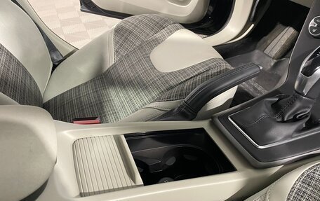 Volvo V40 Cross Country I, 2017 год, 1 963 000 рублей, 24 фотография