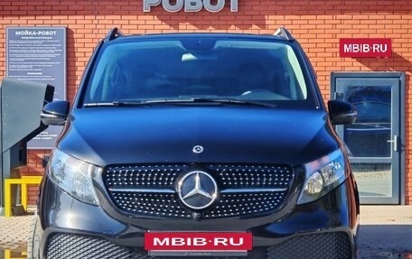 Mercedes-Benz V-Класс, 2022 год, 8 490 000 рублей, 2 фотография