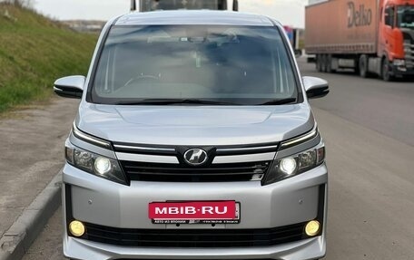 Toyota Voxy III, 2016 год, 1 830 000 рублей, 2 фотография