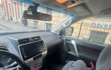 Toyota Land Cruiser Prado 150 рестайлинг 2, 2021 год, 4 800 000 рублей, 2 фотография