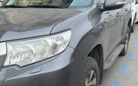Toyota Land Cruiser Prado 150 рестайлинг 2, 2021 год, 4 800 000 рублей, 8 фотография