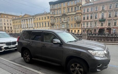 Toyota Land Cruiser Prado 150 рестайлинг 2, 2021 год, 4 800 000 рублей, 12 фотография