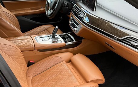 BMW 7 серия, 2019 год, 6 250 000 рублей, 10 фотография