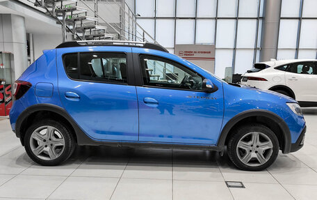 Renault Sandero II рестайлинг, 2021 год, 1 365 000 рублей, 5 фотография