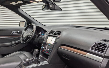 Ford Explorer VI, 2019 год, 3 150 000 рублей, 11 фотография