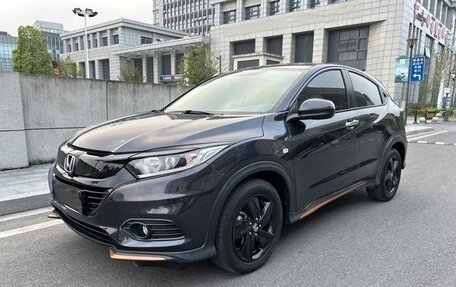 Honda Vezel, 2022 год, 1 300 000 рублей, 1 фотография