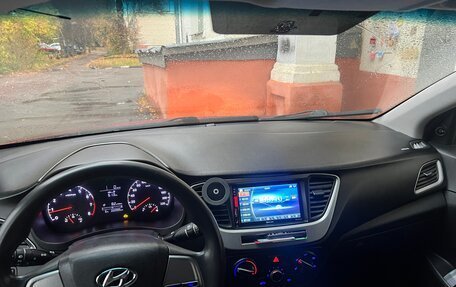 Hyundai Solaris II рестайлинг, 2017 год, 750 000 рублей, 2 фотография