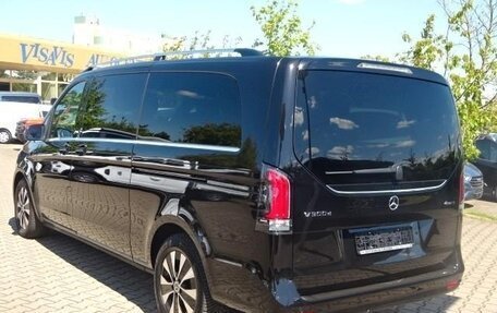 Mercedes-Benz V-Класс, 2024 год, 12 790 000 рублей, 3 фотография