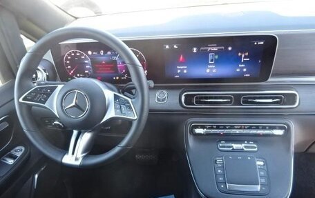 Mercedes-Benz V-Класс, 2024 год, 12 790 000 рублей, 10 фотография