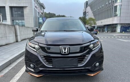 Honda Vezel, 2022 год, 1 300 000 рублей, 2 фотография