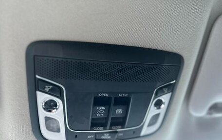 Honda Vezel, 2022 год, 1 300 000 рублей, 15 фотография