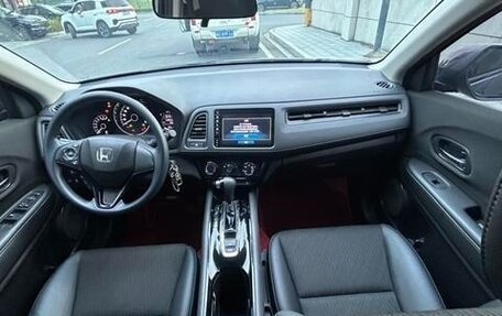 Honda Vezel, 2022 год, 1 300 000 рублей, 11 фотография