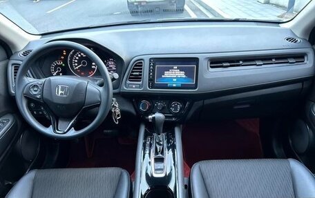 Honda Vezel, 2022 год, 1 300 000 рублей, 12 фотография